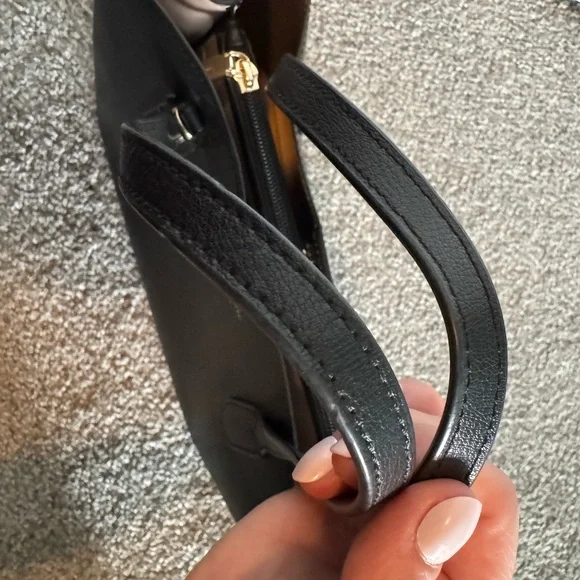 EUC Kate Spade Black Leather Shoulder Bag - Picture 5 of 9